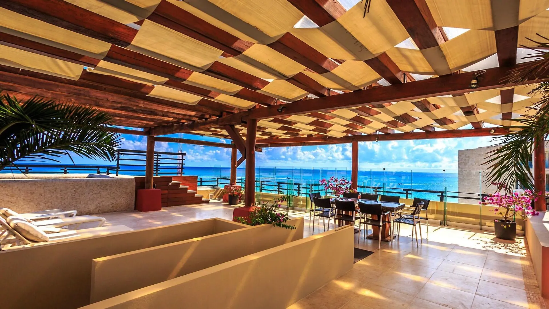 Aldea Beachside Condo By Bvr 3*, Плая-дель-Кармен