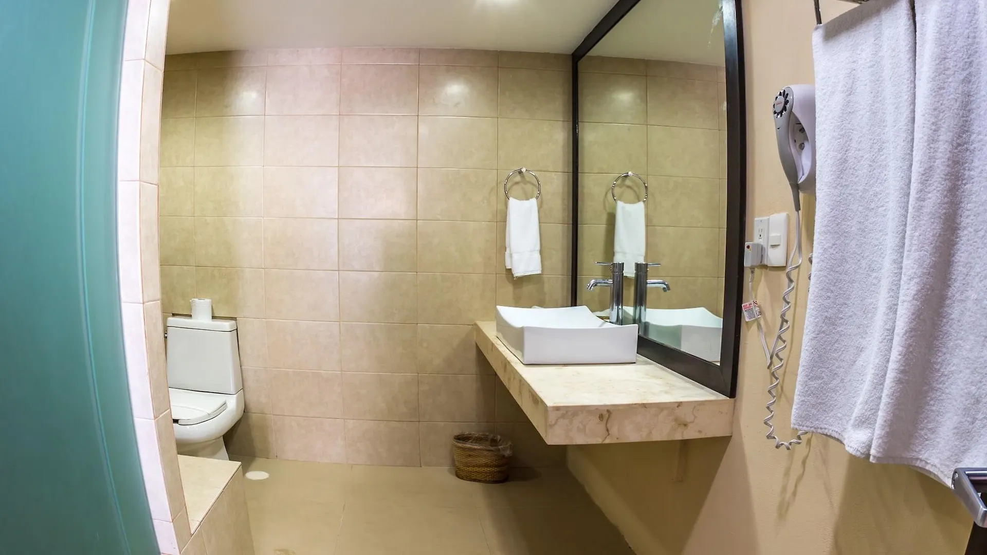 Aldea Beachside Condo By Bvr 3*, Плая-дель-Кармен