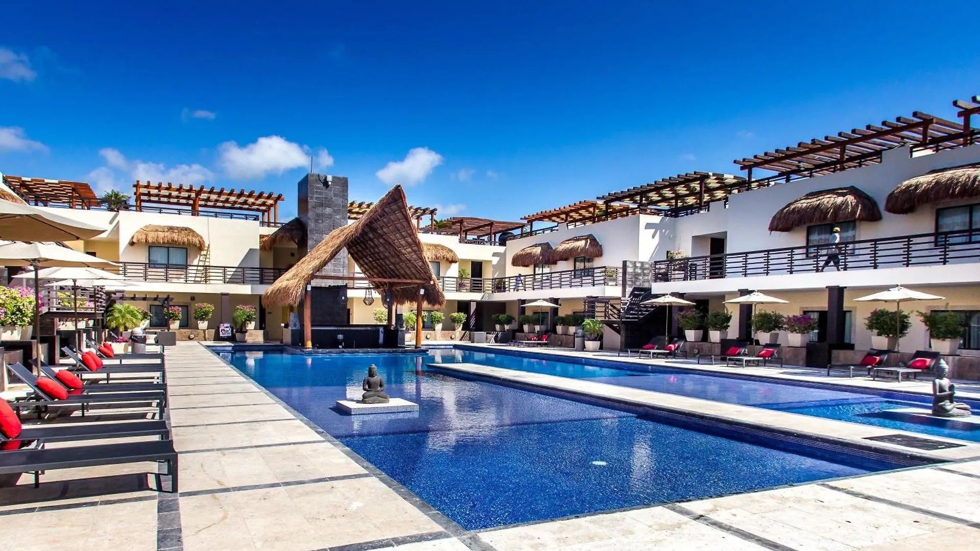 Aldea Beachside Condo By Bvr Aparthotel